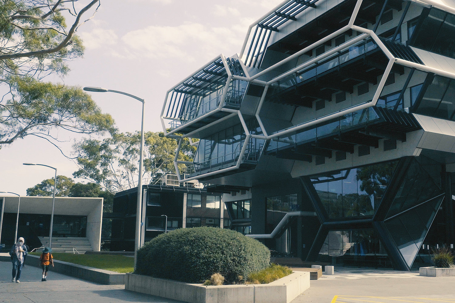 DKSH Extends Agreement with Monash University to Accelerate Green Chemistry Innovations in Australia